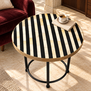 Mesa de Centro Redonda Moderna con Incrustaciones de Resina a Rayas en Negro y Marfil, Tapa de MDF y Estructura de Hierro |   Mesa de Centro de Lujo para Sala de Estar, Decoración Artesanal - Product Image 3
