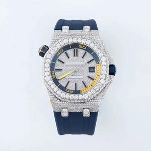 Montre demi-sertie de moissanite bleue à bracelet, avec moissanite de couleur à taille ronde et diamants brillants à taille ronde, collection Hip Hop - Product Image 2