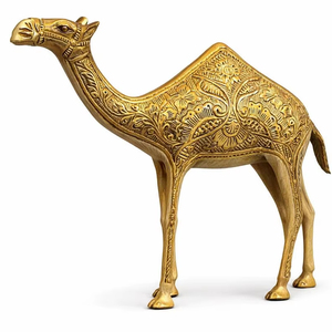 Centre de table en laiton de designer en forme de chameau pour la décoration festive et la mise en valeur d'un intérieur élégant - Product Image 1