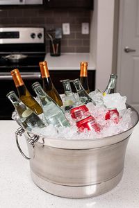 Cubo de hielo decorativo de lujo moderno para bar, recipiente grande para enfriar bebidas, contenedor premium para bebidas con acabado martillado. - Product Image 3