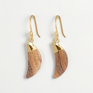 ต่างหูทรงหยดน้ำรูปพระอาทิตย์เสี้ยวประดับทองคำ  ทำจากเงินสเตอร์ลิงชุบทอง ประดับด้วยพลอยมอยส์ซาไนต์ทรงเหลี่ยมเจียระไน งานแฮนด์เมด สไตล์ชาติพันธุ์ ได้รับการรับรอง - Product Image 4