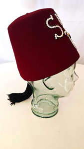 Sombrero Masónico Francés Vintage Hecho a Mano en Borgoña con Borlas, de Alta Calidad, Personalizado, 100% Lana, con Pedrería, Transpirable, para Uso Diario - Product Image 2