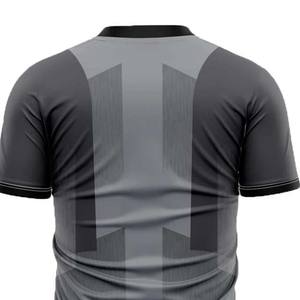 Camiseta de Fútbol Gris sin Estampado, Cuello Redondo, Corte Atlético, para Hombre, Diseño Personalizado para Equipos, Camiseta Deportiva de Alto Rendimiento - Product Image 6