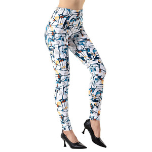 Leggings en tissu extensible doux pour femmes, imprimés sur toute la surface, confortables pour la gym, le yoga, le fitness et les activités sportives. - Product Image 1