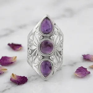 Anillo de Plata de Ley 925 con Tres Piedras de Amatista Vintage, Diseño Intrincado de Filigrana, Joyería Artesanal con Piedras Preciosas - Product Image 3