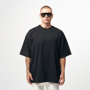 Ensemble deux pièces homme en coton respirant avec logo personnalisé, idéal pour l'hiver – T-shirt et short – Meilleures ventes - Product Image 1