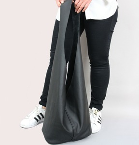 Eco-friendly Handmade Genuine Leather Zipper Closure Leather <b>Bag</b> Hobo High Quality Customizable Colors Logo Leather Hobo <b>Bags</b> - Product Image 5