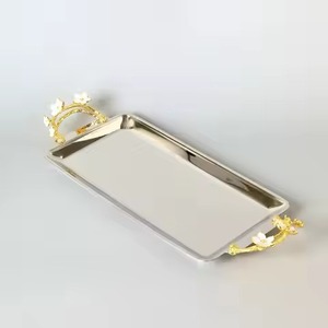Plateau de service rectangulaire en métal, très vendu, avec poignées incrustées d'or, style glamour, vaisselle durable pour les fêtes - Product Image 1