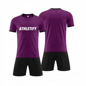 Ensemble de maillots de football personnalisés avec nom et numéro, kit de football respirant en polyester, ensemble de maillots et shorts de football pour les équipes d'entraînement - Product Image 1