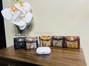 Alta calidad Real hecho a mano grabado cuero elegante Air Pod cubre Fundas protectoras de viaje personalizadas accesorios de teléfono de uso diario - Product Image 2