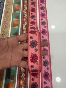 Encaje con estampado digital moderno, perfecto para ropa festiva y conjuntos de diseñador. - Product Image 4