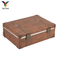 2025 vente en gros nouveau Design forme carrée papier valise emballage boîte-cadeau avec poignée en métal
