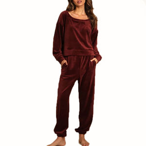 Survêtement pour femmes avec logo personnalisé OEM ODM, vêtements de style de vie légers et respirants, fabrication en usine - Product Image 1