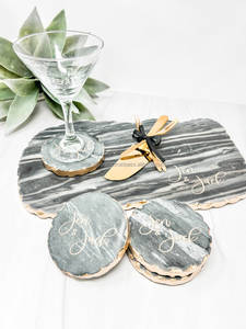 Sous-verres en pierre personnalisés luxueux avec garniture dorée Décor de table élégant pour les anniversaires de mariage et les célébrations mémorables - Product Image 2