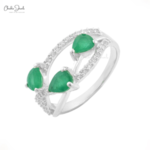 Bague en argent sterling 925 avec émeraude zambienne taille poire 6x4mm et zirconiums cubiques, style bypass, empilable, de Chordia Jewels, taille US-7 - Product Image 3