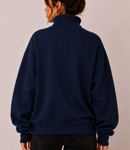 Pull-over surdimensionné à col montant pour femme, bleu marine, en molleton de coton avec broderie chenille, fabrication OEM d'usine d'Arkansas - Product Image 3