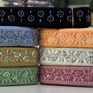 ผ้าลูกไม้ตาข่ายสีดำลายดอกไม้ปักอย่างประณีต เป็นมิตรกับสิ่งแวดล้อม สร้างสรรค์รายละเอียดอันวิจิตรงดงาม ใช้สำหรับชุดเจ้าสาว รองเท้าผ้า และกระเป๋า - Product Image 1