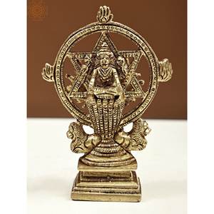 Sculptures en laiton de 4 pouces faites à la main Petite statue de Sudarshana Vishnu avec Narasimha sur les idoles uniques inversées - Product Image 4