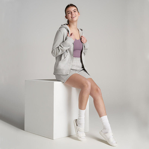 Ensemble sweat-shirt à capuche zippé et short personnalisé en tissu molletonné ou polaire en mélange coton-polyester avec étiquette logo personnalisée - Product Image 1