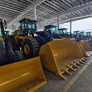 Hot Sale Brand New XC988 Heavy Duty Front Wheel Loader 4.5m Bucket with Motor & Pump for Mining Ore <b>Loading</b> - Product Image 4