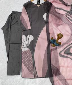 Salwar Kameez indien en rayonne, tendance et best-seller, avec broderies exclusives, pour femmes, tenue ethnique élégante pour les fêtes - Product Image 5