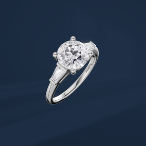 Anillo de Compromiso de Diamante Redondo Brillante de Platino con Halo y Diamantes Laterales, Certificado IGI, Estilo Clásico para Mujer - Product Image 1