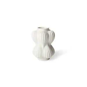 แจกันดอกไม้โลหะทำมือสไตล์มินิมอลสำหรับพื้นที่อยู่อาศัยสมัยใหม่ แจกันดอกไม้โลหะหรูหราสำหรับตกแต่งภายในบ้าน - Product Image 1