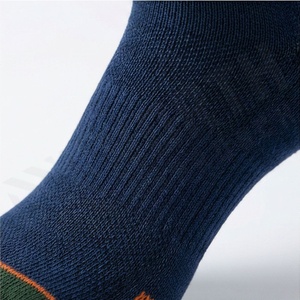 Chaussettes ras du cou tricotées respirantes bleu marine uni avec bout vert et bordure orange, style décontracté quotidien pour adulte - Product Image 5