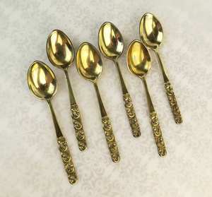 Juego de cucharas metálicas de alta calidad para cocina y comedor, con superficie pulida suave y agarre cómodo - Product Image 1