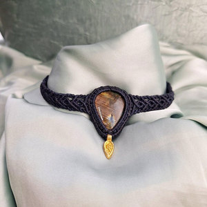 ชุดเครื่องประดับมาคราเม่ทำมือประดับลาบราดอไรต์ สร้อยคอ สร้อยข้อมือ ต่างหู สีน้ำเงินกรมท่า สไตล์โบโฮ ชุดอัญมณีธรรมชาติ - Product Image 4