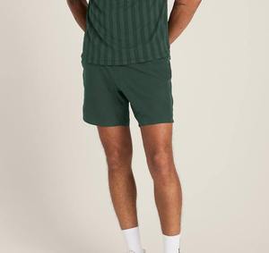 Shorts d'entraînement professionnels de Muay Thai en satin respirant, séchage rapide, légers, avec cordon de serrage et bande latérale pour hommes - Product Image 2