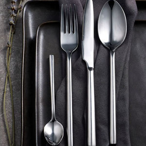 Ensemble de couverts élégants en acier inoxydable, résistant à la rouille, cuillère, fourchette, couteau pour un usage quotidien - Product Image 1