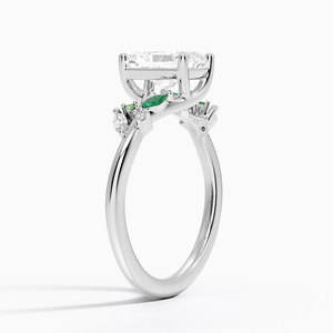 Bague BOJ 017 en argent 925 avec diamant de laboratoire taille radiant et accents d'émeraude de laboratoire, 2 carats, couleur D, VVS1, Moissanite certifiée GRA - Product Image 2