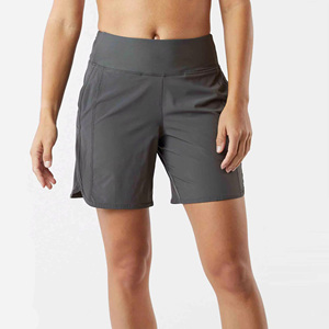 Shorts chauds pour femmes, taille basse, couleur unie, shorts de sport avec poches, séchage rapide, tricotés, coupe régulière, 100% polyester pour la course à pied - Product Image 3