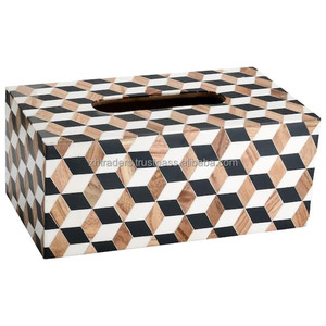 Boîte à mouchoirs en résine et bois opulente avec accents de mop naturels Table à manger, table basse et décor de salle de bain - Product Image 1