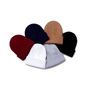 Bonnet en tricot vierge de haute qualité avec logo personnalisé, diverses couleurs, impression numérique pour le voyage, fabriqué en usine au Pakistan - Product Image 1