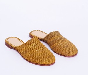 Mules en raphia faites à la main : Chaussures marocaines tissées à enfiler - Product Image 2