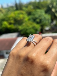 แหวนหมั้นเพชรทรงรัศมี 6.00 กะรัต เพาะเลี้ยงในห้องปฏิบัติการ _ ทอง 14K ดีไซน์ทันสมัยแบบวงคู่ - Product Image 1