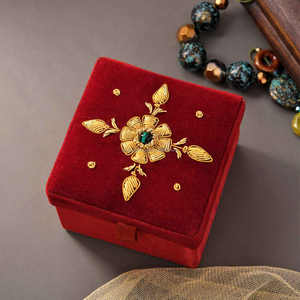 Nouvelle boîte à bijoux de luxe en carton avec fermeture magnétique, gravée en forme de papillon, pour organiser les bagues de mariage, coffret cadeau - Product Image 3