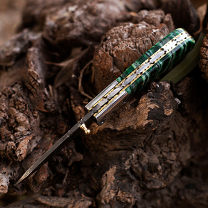 Navaja Plegable de Acero de Damasco con Hoja de Diseño Artesanal y Mango de Madera Hecho a Mano, Personalizable OEM - Product Image 4