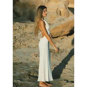 Vestido largo de verano para mujer, blanco, con cuello en V, recortes, ecológico, teñido liso, cintura natural, sin espalda, para playa - Product Image 4