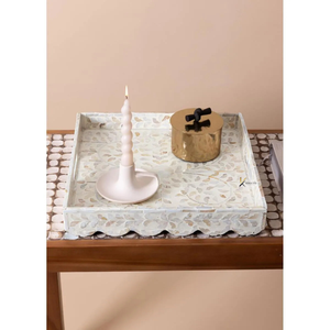 Bandeja de Servir Pulida con Diseño Floral de Nácar y Borde Festoneado para Uso en Catering - Product Image 1