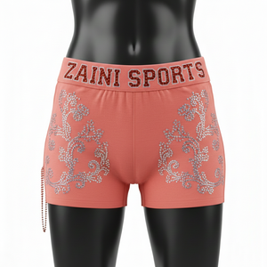 Shorts pour femmes en tissu polyester et élasthanne de qualité supérieure, doux et extensibles, avec strass thermocollés, taille élastique, logo personnalisé. - Product Image 1