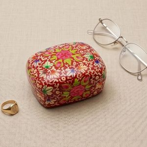 Boîte à bijoux ovale traditionnelle avec couvercle imprimé motif floral rouge, étui de rangement 3,3x2,3x1,8 po - Product Image 3
