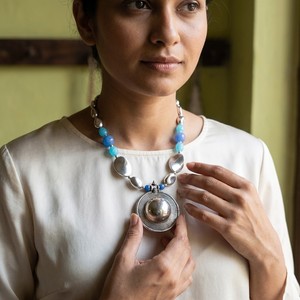 Collier vintage oxydé le plus vendu, bijoux finition antique pour les fêtes et le quotidien, disponible à la vente - Product Image 2
