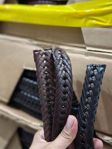 Ceinture pour homme en cuir pleine fleur tressé à la main avec boucle ardillon en alliage, style rétro, design personnalisé, vente en gros, nouvelle collection 2026 - Product Image 3