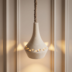 Le luminaire suspendu en céramique présente un design triangulaire simple et un élégant cordon en corde pour une lueur LED douillette près du lit. - Product Image 3