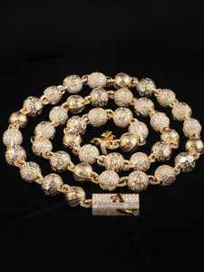 Colgante de Lujo Personalizado con Moissanita VVS Helada, Plata 925, Estilo Hiphop, Corte Princesa, Diseño de Letra Personalizada - Product Image 2