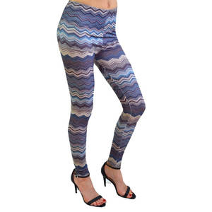 Leggings de compresión populares OEM para mujer, con diseño de forro que realza los glúteos, cintura alta y efecto lifting, personalizables. - Product Image 3