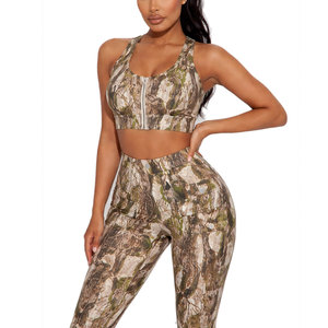 Conjunto de Yoga de 4 Piezas para Mujer al por Mayor, Estampado de Camuflaje, Logotipo Personalizado, Ropa Deportiva Ligera de Spandex/Nylon, Top de Manga Larga, Shorts y Pantalones Cortos - Product Image 1